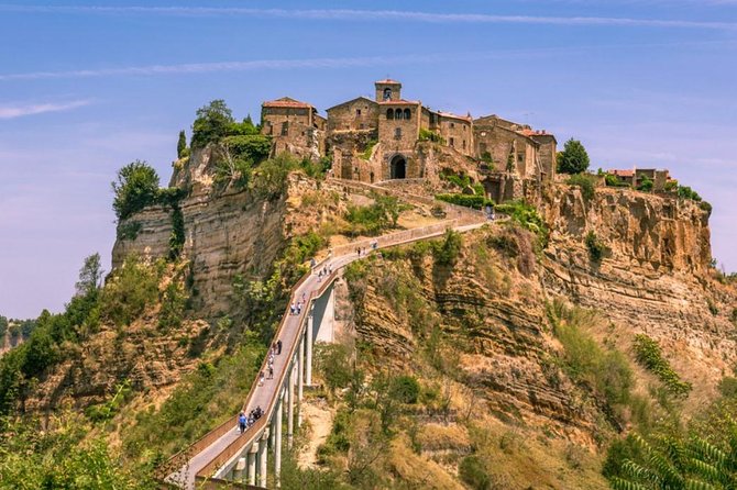Small Group E-bike Experience from Orvieto to Civita with Lunch - Guides, gear, and what small-group time buys you
