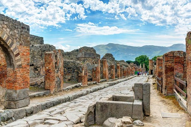 Small-Group Full-Day Pompeii, Positano and Amalfi Coast from Rome - Stop 1: Pompeii Archaeological Park without the stress