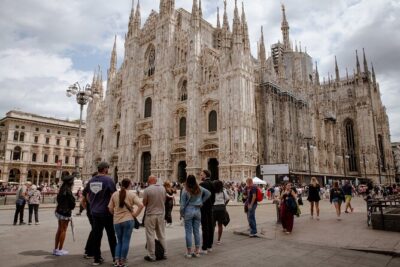 Small Group Milan Cathedral and Terraces Tour with Skip-the-line - Meeting in Piazza del Duomo: set your eyes before you climb