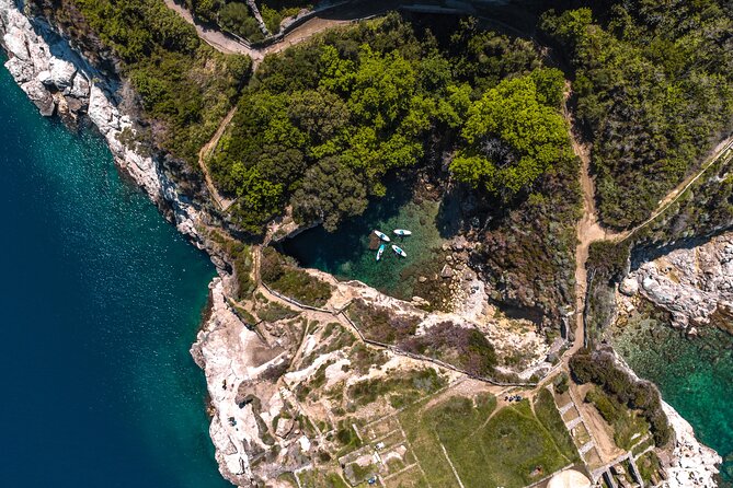 Small group paddle boarding tour to Bagni Regina Giovanna - Small-group attention and included gear that saves your day