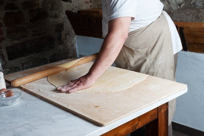 Small Group Pasta Making Class Wine Tasting in a Tuscan Castle - Why this castle pasta class beats a typical Florence day