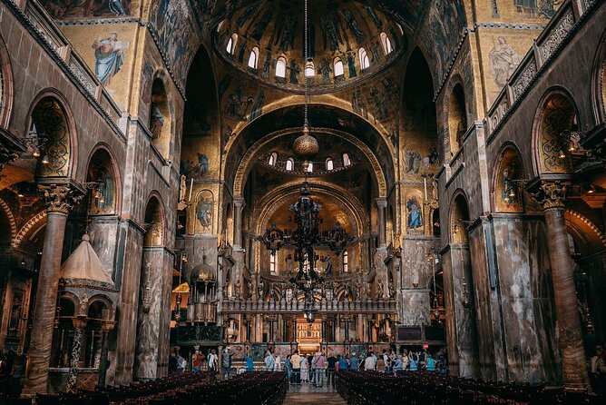 Small-group Saint Mark’s Basilica Priority Access - Dress code and practical rules that can trip you up