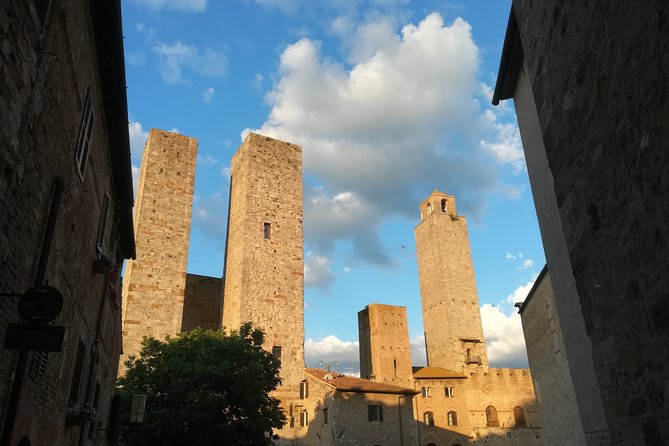 Small-Group San Gimignano and Volterra Day Trip from Siena - Meeting in Siena: start on time, start easy