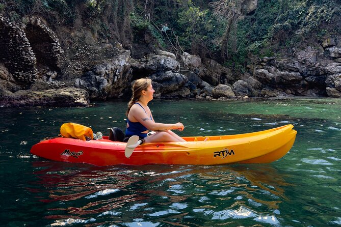 Small groups Kayak tour from Sorrento to Bagni Regina Giovanna - Guides, Safety Gear, and What Makes This Beginner-Friendly