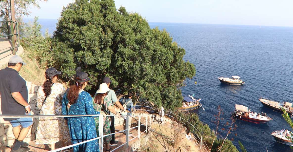 Sorrento: Capri, Anacapri and Blue Grotto Guided Tour - Capri town: Piazza Umberto I and Via Camerelle in a short, useful window