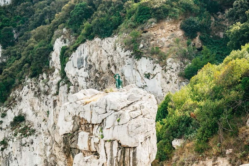 Sorrento: Coast and Capri Boat Trip with Limoncello Tasting - Enter the White and Green Grottos without the scramble