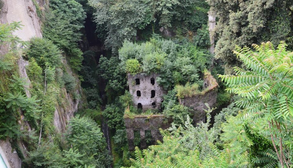 Sorrento: Guided Walking Tour & Limoncello Tasting - Should You Book This Sorrento Walking Tour?
