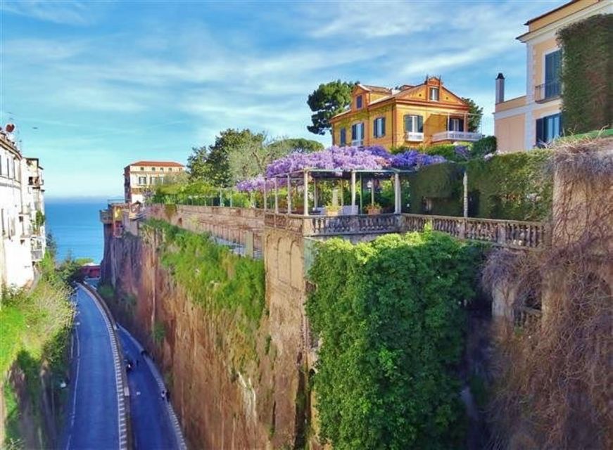 Sorrento: Guided Walking Tour & Limoncello Tasting - Piccadilly Pub Start: How the Tour Sets You Up Fast
