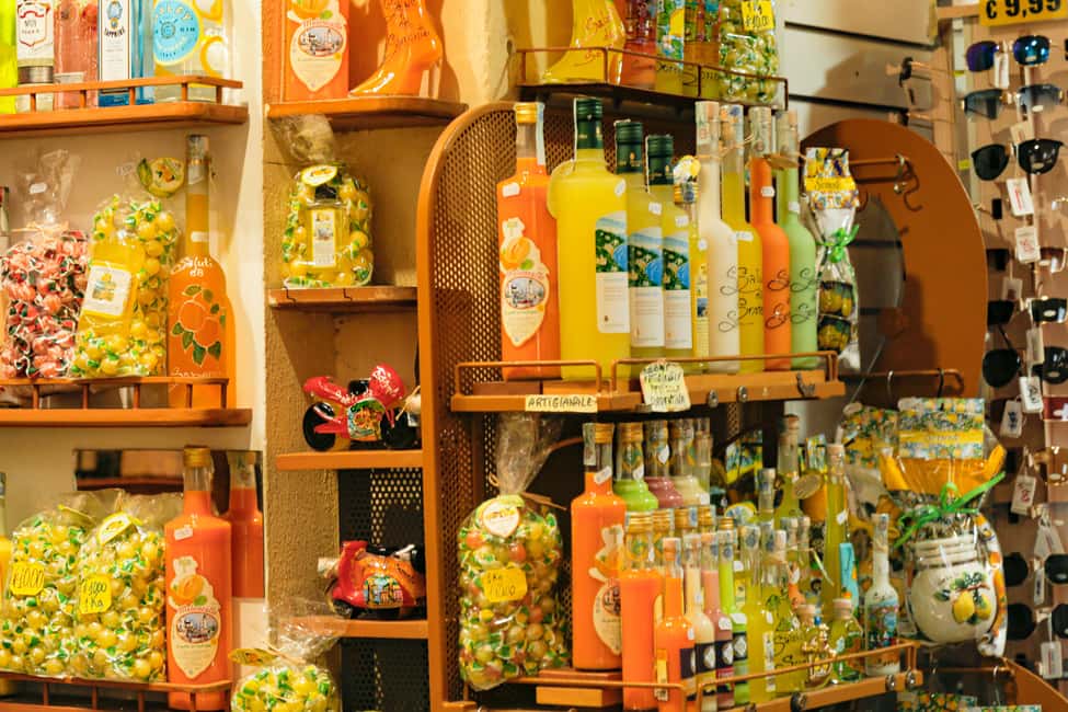 Sorrento: Guided Walking Tour & Street Food Experience - Vallone dei Mulini and Via Santa Maria della Pietà: history you can see