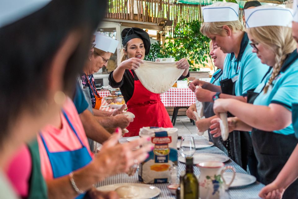 Sorrento: Pizza Making Class - Sorrento’s Hillside Pizza Lesson at Tirabuscio