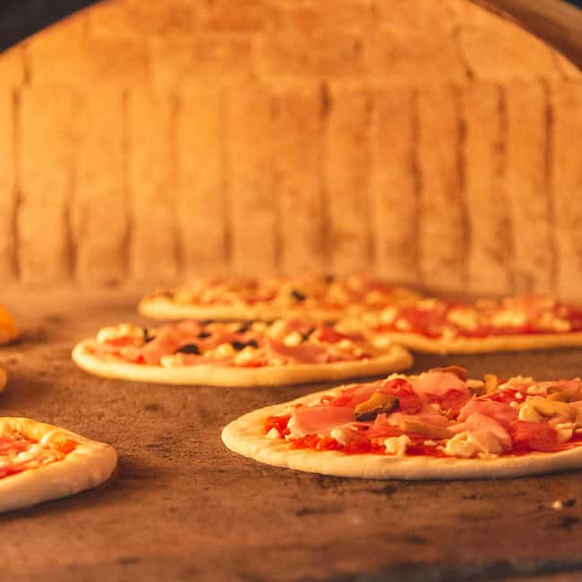 Sorrento: Pizza Making Course - Pizza class with real pizzaiolo energy