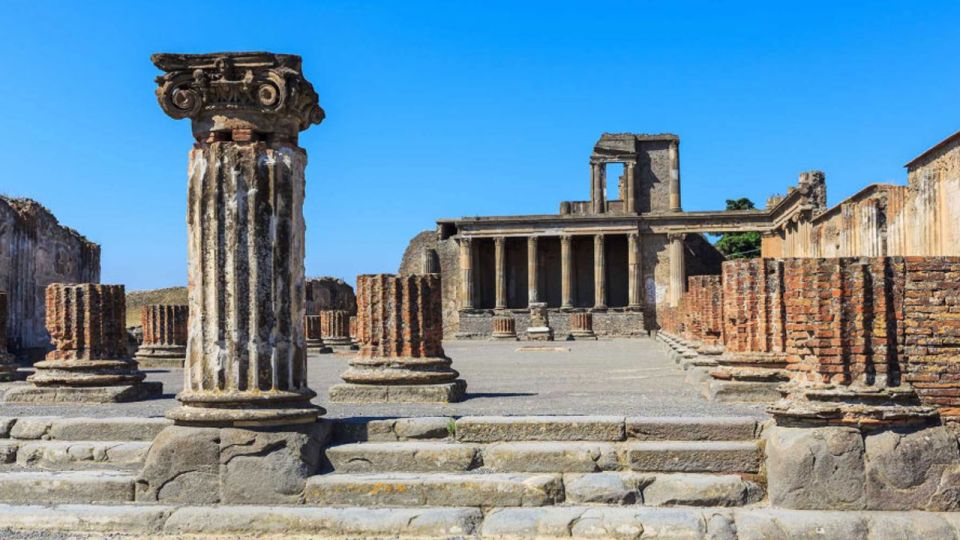 Sorrento: Skip-the-Line Pompeii Express Tour by Train - Key things I’d pack this tour around
