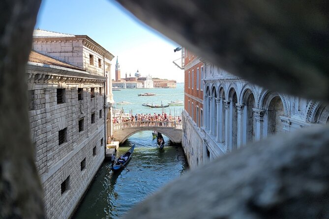 St Mark's, Doge's Palace, with Murano and Burano & Gondola Ride - Price and logistics: why $34 can feel like a bargain