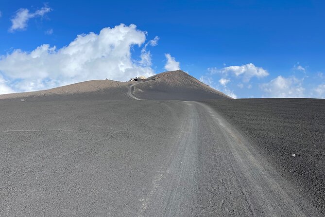 Summit Etna North 3380mt: 4x4 and trekking - Gear, cold weather, and the contact-lens reality check