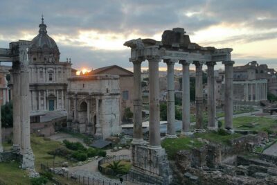 Sunrise in Rome: Small Group E-Bike tour with Italian Breakfast - E-bikes, helmets, and safety on Roman streets