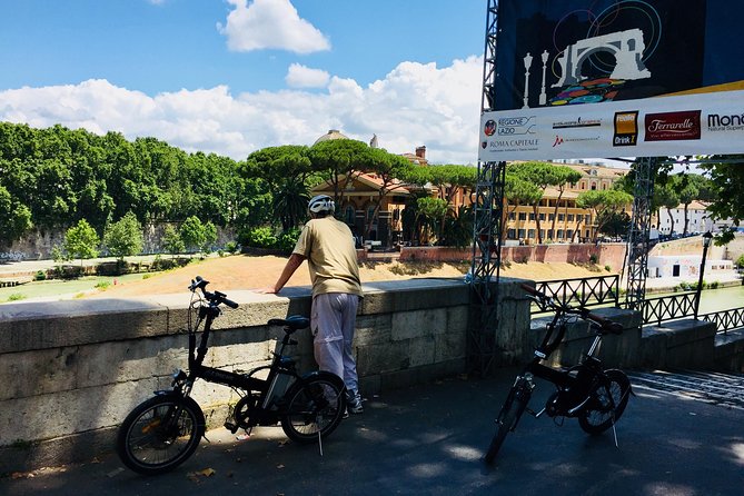 Sunrise in Rome: Small Group E-Bike tour with Italian Breakfast - Piazza Venezia and Campidoglio: the Rome view you can feel