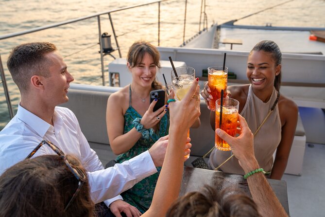 Sunset Jazz Catamaran Cruise with Aperitivo and Live Saxophone - Live tenor sax + music on the speakers: what you can realistically expect