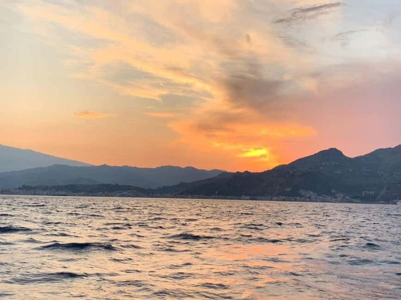Sunset tour in search of dolphins with aperitif - What to Bring (So You Don’t Wish You Had)