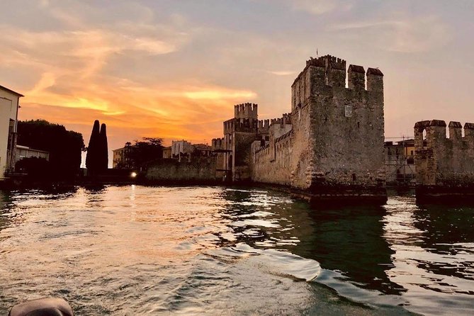 Sunset Tour in Sirmione - Scaligero Castle Drawbridge Moment and the Speed-Final