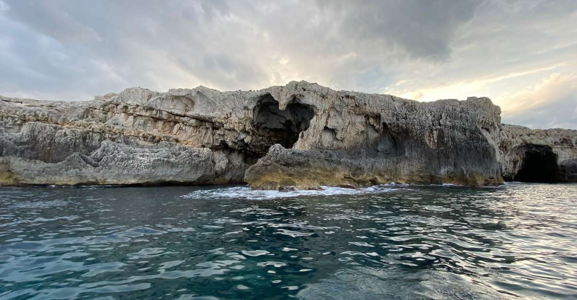 Syracuse: Boat Trip of Ortigia Island and Sea Caves - Umberto I Bridge Views: A Moving Front-Row Seat