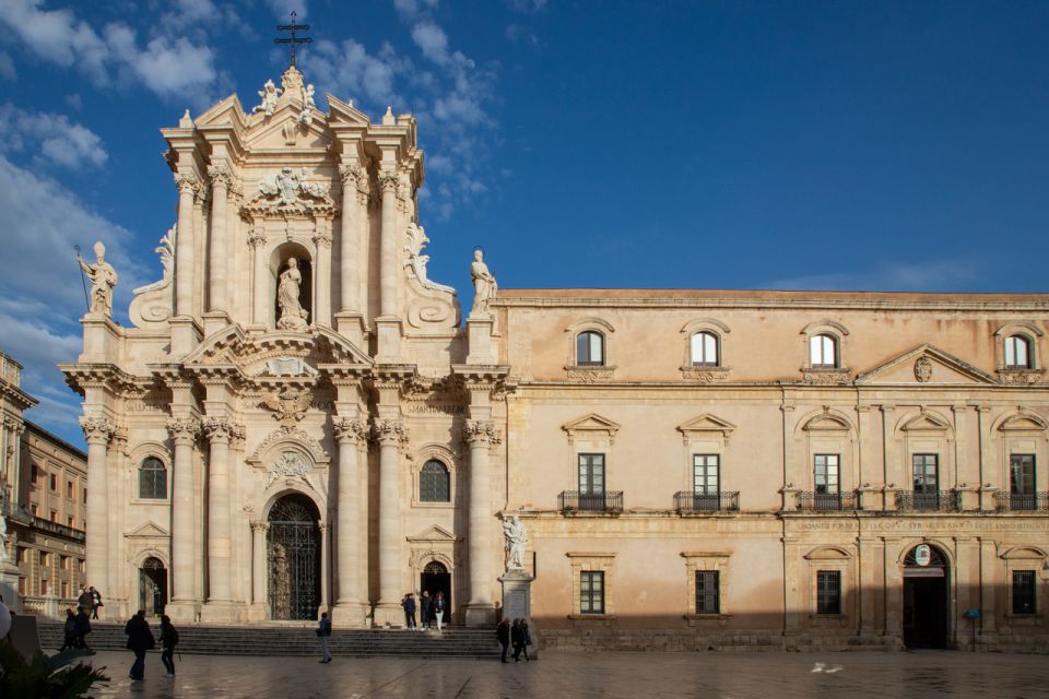 Syracuse: Highlights of Ortigia Guided Walking Tour - Piazza Archimede and the Fountain of Diana Myth Moment