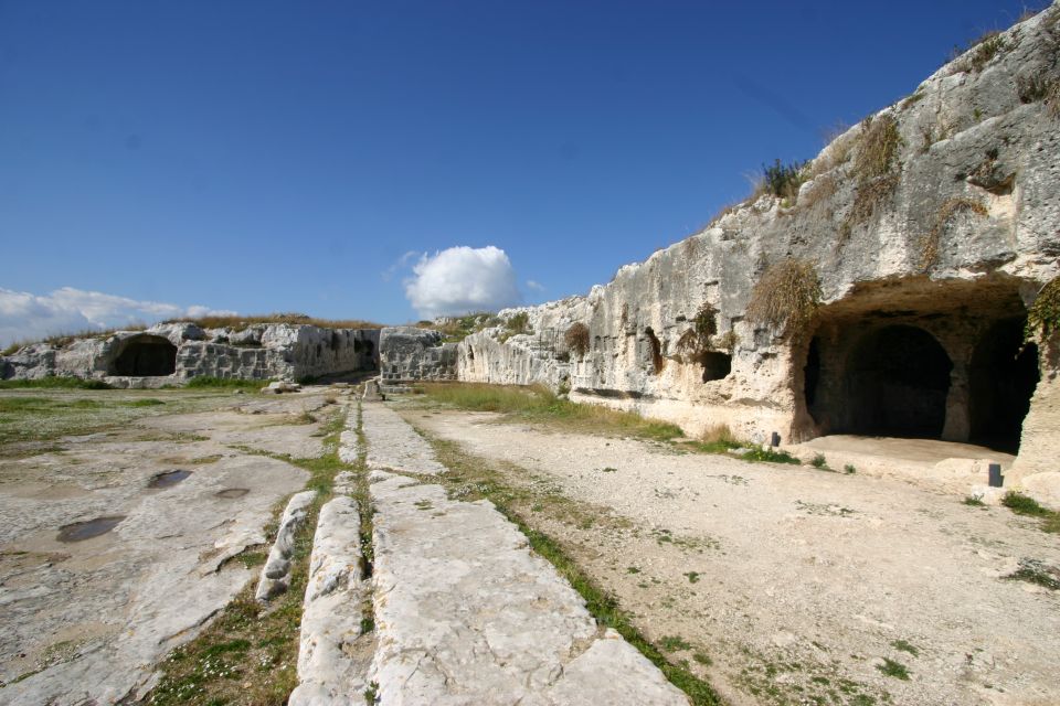 Syracuse: Neapolis Archaeological Park Small Group Tour - Neapolis Archaeological Park photo stop: a short reset with big payoff
