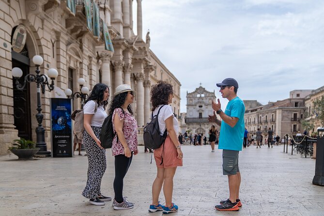 Syracuse, Ortigia and Noto walking tour from Catania - Piazza Duomo and Temple of Apollo: ancient anchors in the center