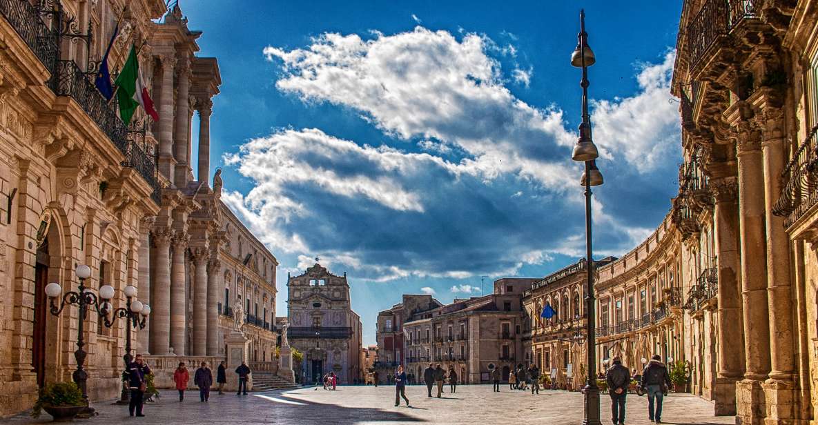Syracuse: Ortigia Classic Walking Tour - Piazza Duomo and the cathedral: Greek temple bones under Christian walls
