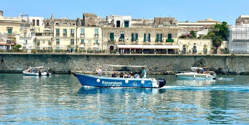 Syracuse: Ortigia Island and Sea Caves Boat Tour with Drinks - Setting out from Syracuse: where the tour really starts