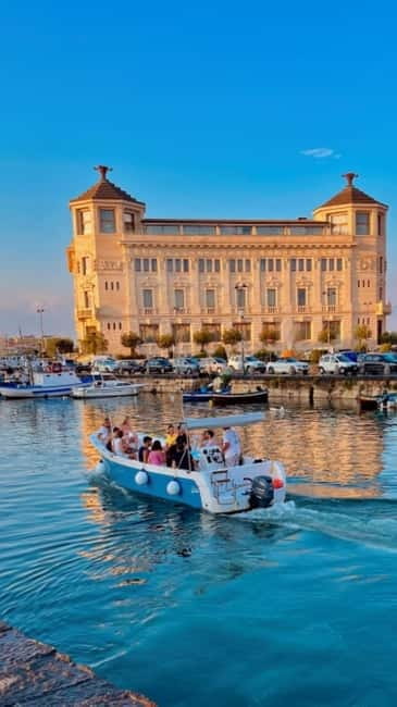 Syracuse: Ortigia Island and Sea Caves Boat Tour with Drinks - What to bring (and what to wear) for a smooth boat hour