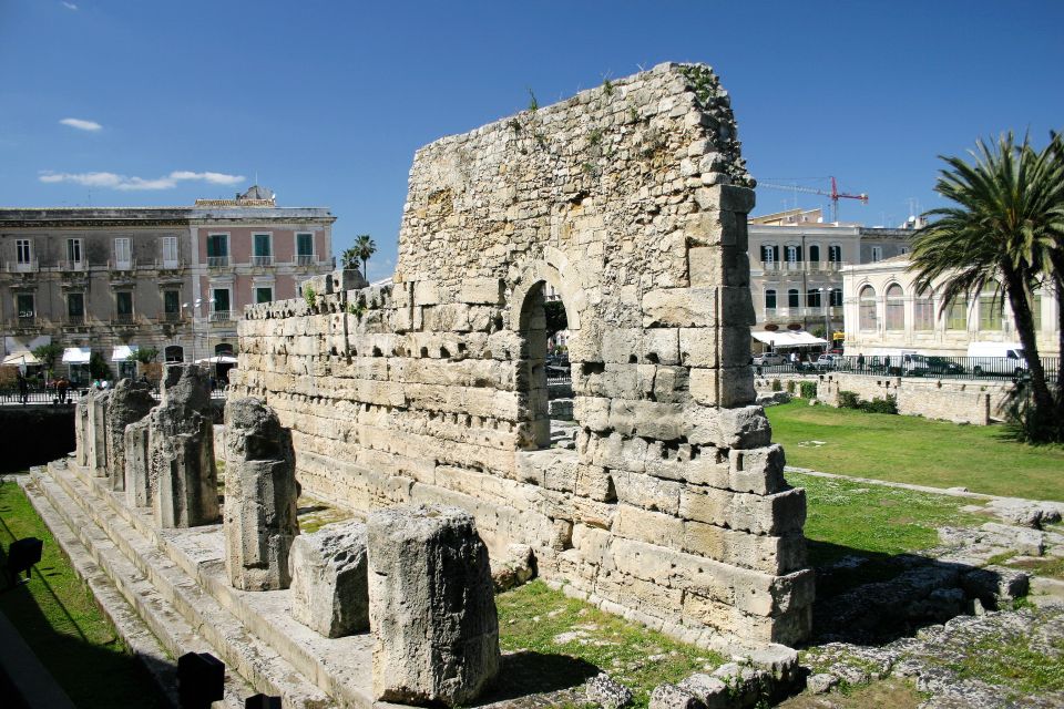 Syracuse: Ortigia Private Walking Tour - Stroll through Ortigia’s key streets: Jewish Quarter and Via Maestranza