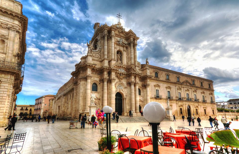 Syracuse: Ortigia Private Walking Tour - The Apollo Temple meeting point: start with a strong anchor
