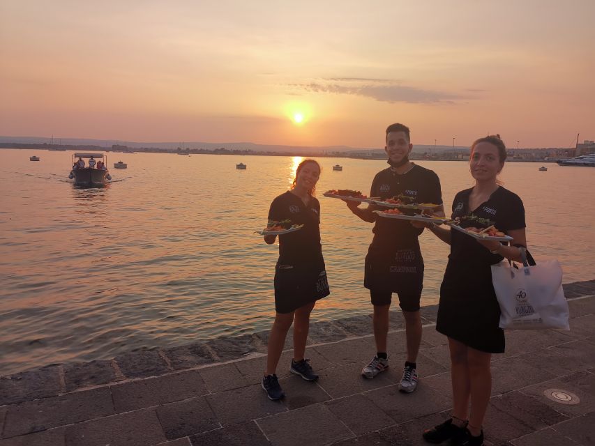 Syracuse: Ortigia Sunset Cruise with Aperitif - Captains and communication: what guide style means for your experience