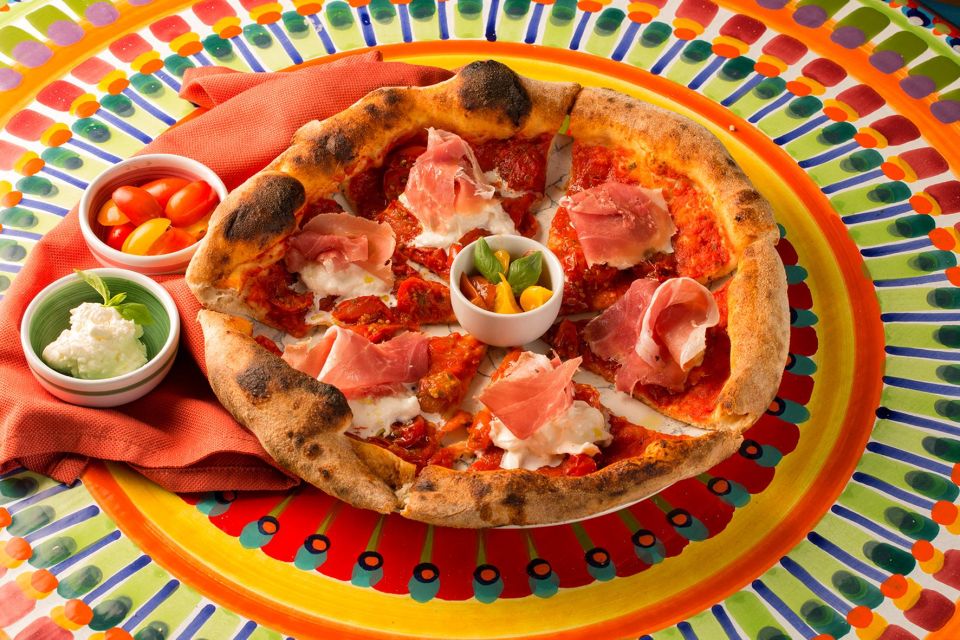 Taormina Pizza making class - Shaping and baking: the part where your pizza becomes yours