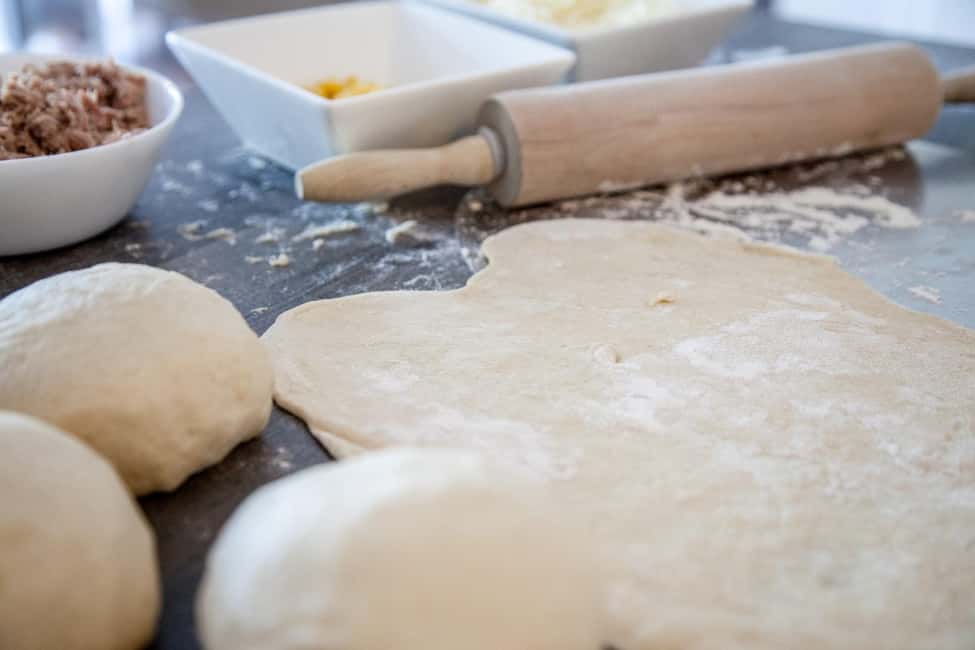 Taormina: Pizza Making Class with Lunch and Wine Tasting - Wine and Sicilian Cheese Tasting: What’s Included