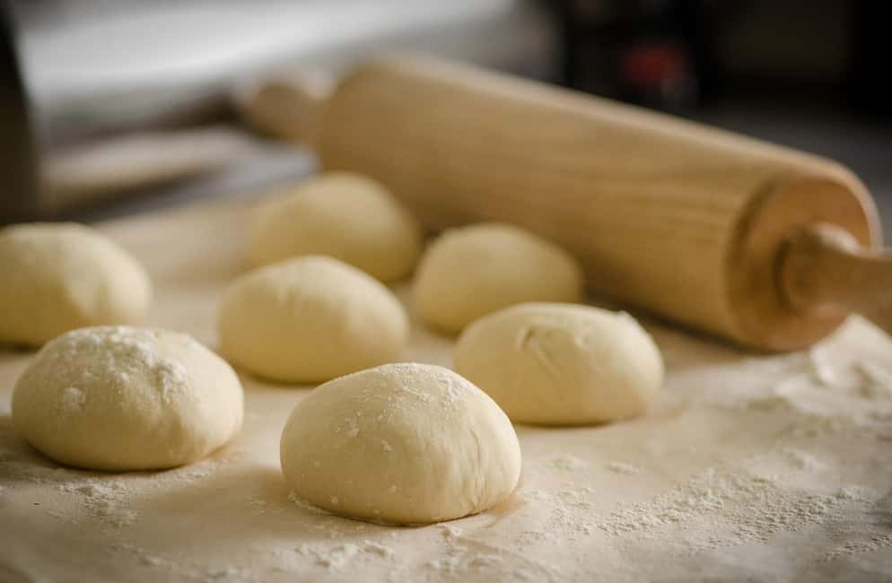 Taormina: Pizza Making Class with Lunch and Wine Tasting - Coffee Break, Starters, and Plenty of Table Time
