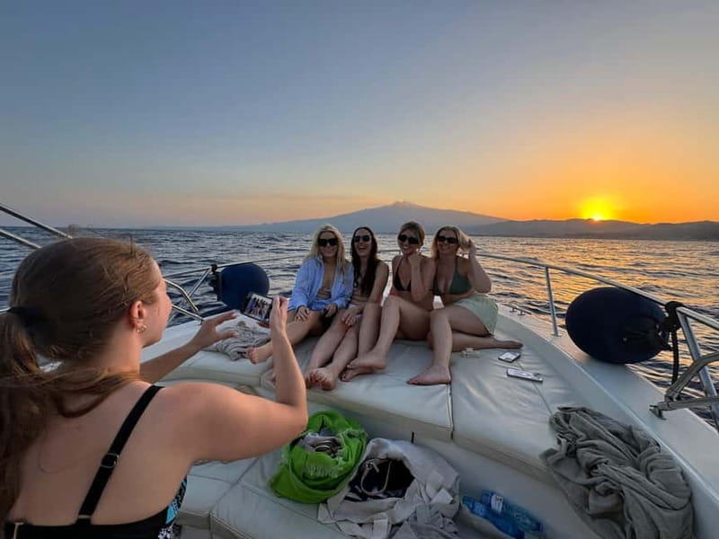 Taormina: Sunset Boat Tour with Dolphin Watching & Aperitif - Why This Taormina Sunset Boat Tour Works So Well