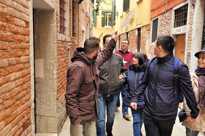 Tapas & Wines through secret Venice - Meeting point at Enoteca Al Volto, ending near Frari/Rialto