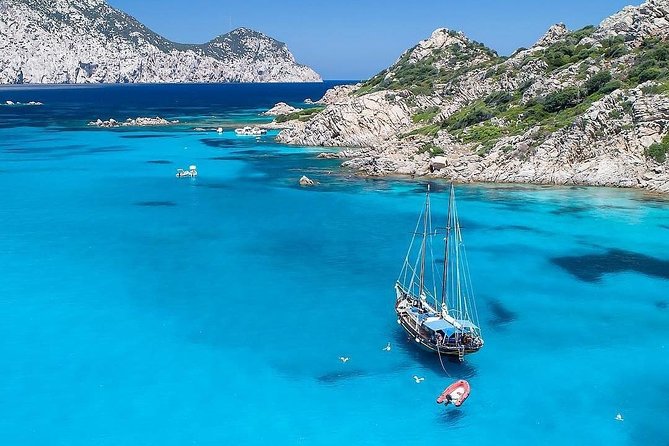 Tavolara Boat Tour and Snorkeling - Porto Istana Beach: snorkeling plus the Sardinian aperitif finish