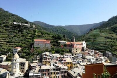 The Best of Cinque Terre Small Group Tour from Lucca - How you travel between villages: bus, boat, and train