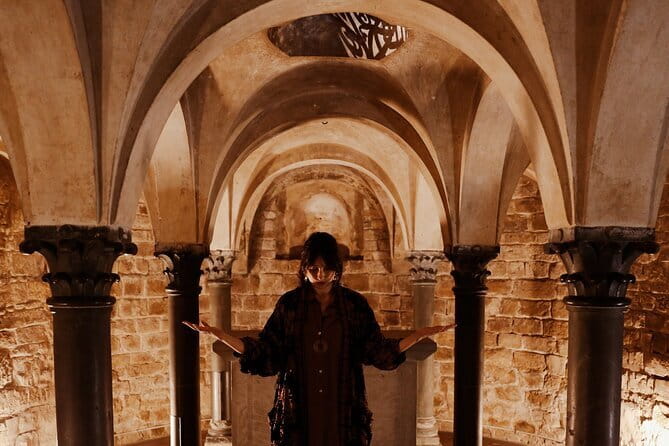 The essence of Florence, walking tour with Camilla - Basilica di Santa Trinita: A Final Hidden Church With a Mysterious Script