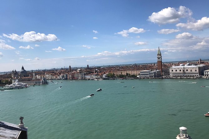 The Essence of Venice in a Stress Free Small group Walking Tour - Getting Oriented at Campiello dei Squelini