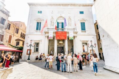 The Majestic Teatro La Fenice: Guided Tour in Venice - What the 1-hour guided visit covers (and what you might see)