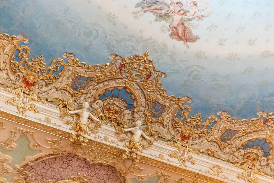 The Majestic Teatro La Fenice: Guided Tour in Venice - Price and logistics: a good value if you want one smart hour