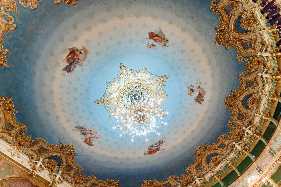 The Majestic Teatro La Fenice: Guided Tour in Venice - Pace, meeting point, and guide style you should anticipate