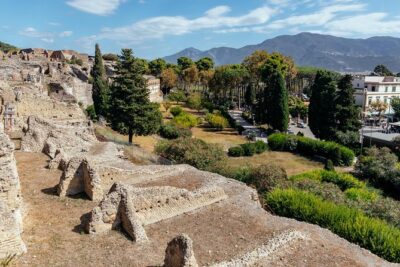 The Ultimate Ruins of Pompeii and Herculaneum Private Day Trip - Pompeii in about 2 hours: the stops that explain the city