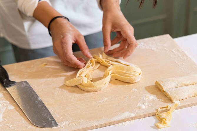 Top Class of Ravioli, Fettuccine and Tiramisu Workshop in Rome - Drinks and dessert finish: wine, espresso, and limoncello