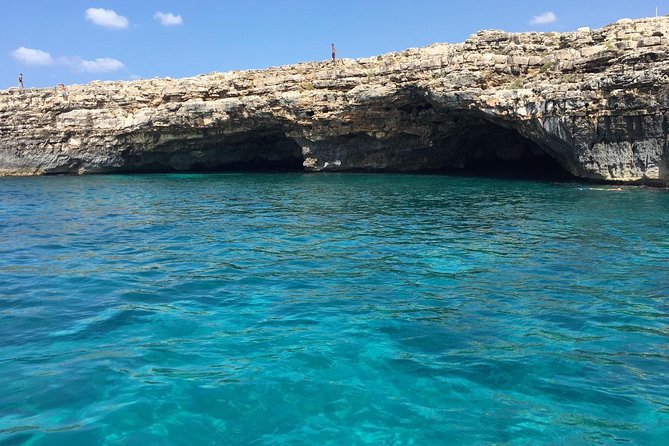 Tour 3h and half visit of all the caves, bathroom stop and aperitif - Boat Comfort and How to Choose Your Spot