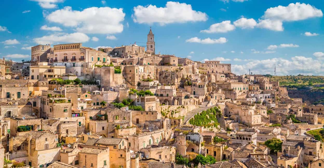 Tour di Alberobello e Matera in bus privato da Bari - Alberobello churches and the rock detail that makes it real