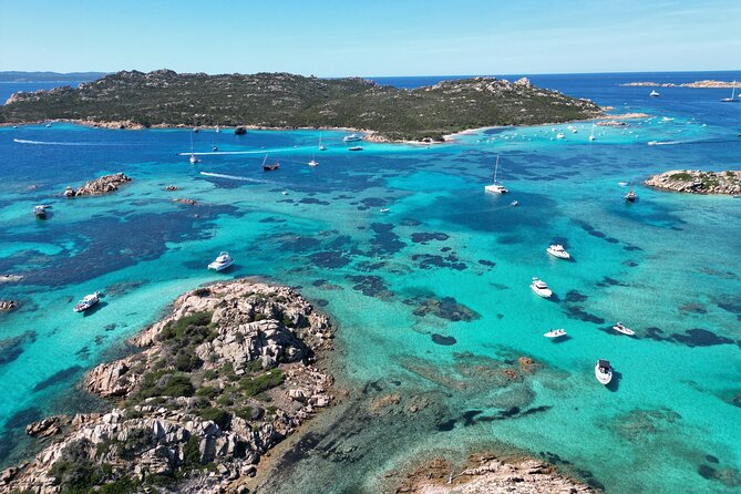 Tour of the Archipelago of La Maddalena ecofriendly - A Yacht Day That Moves, But Still Gives You Water Time